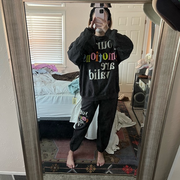 Mayfair Group Set - Picture 6 of 6